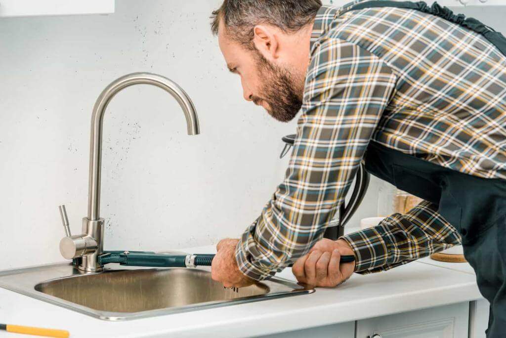 seo for plumbers faucet install
